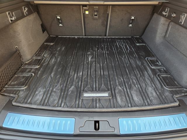 Used 2025 Land Rover Range Rover Velar Dynamic SE image 22