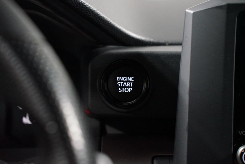 Certified 2025 Toyota Tacoma SR5 RWD image 18