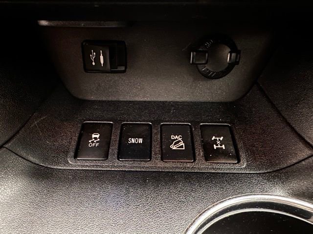 Used 2015 Toyota Highlander Limited Platinum image 10