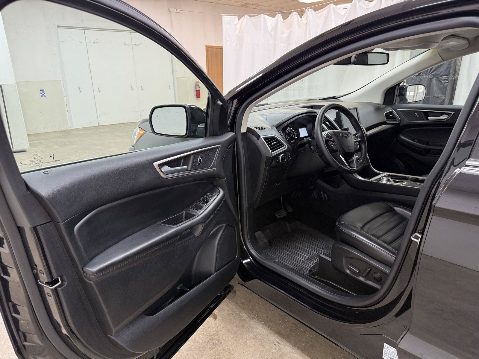 Used 2023 Ford Edge SEL w/ Convenience Package AWD/4WD image 8