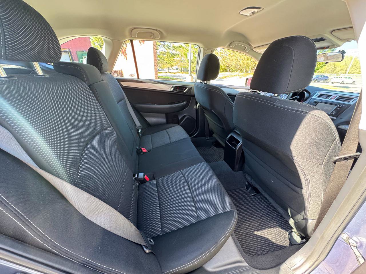 Used 2017 Subaru Outback 2.5i AWD/4WD image 11