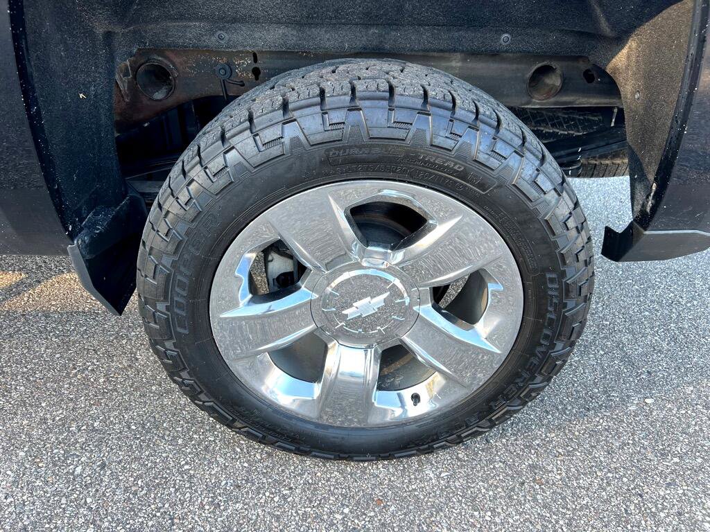 Used 2017 Chevrolet Silverado 1500 LTZ w/ Sport Package image 7