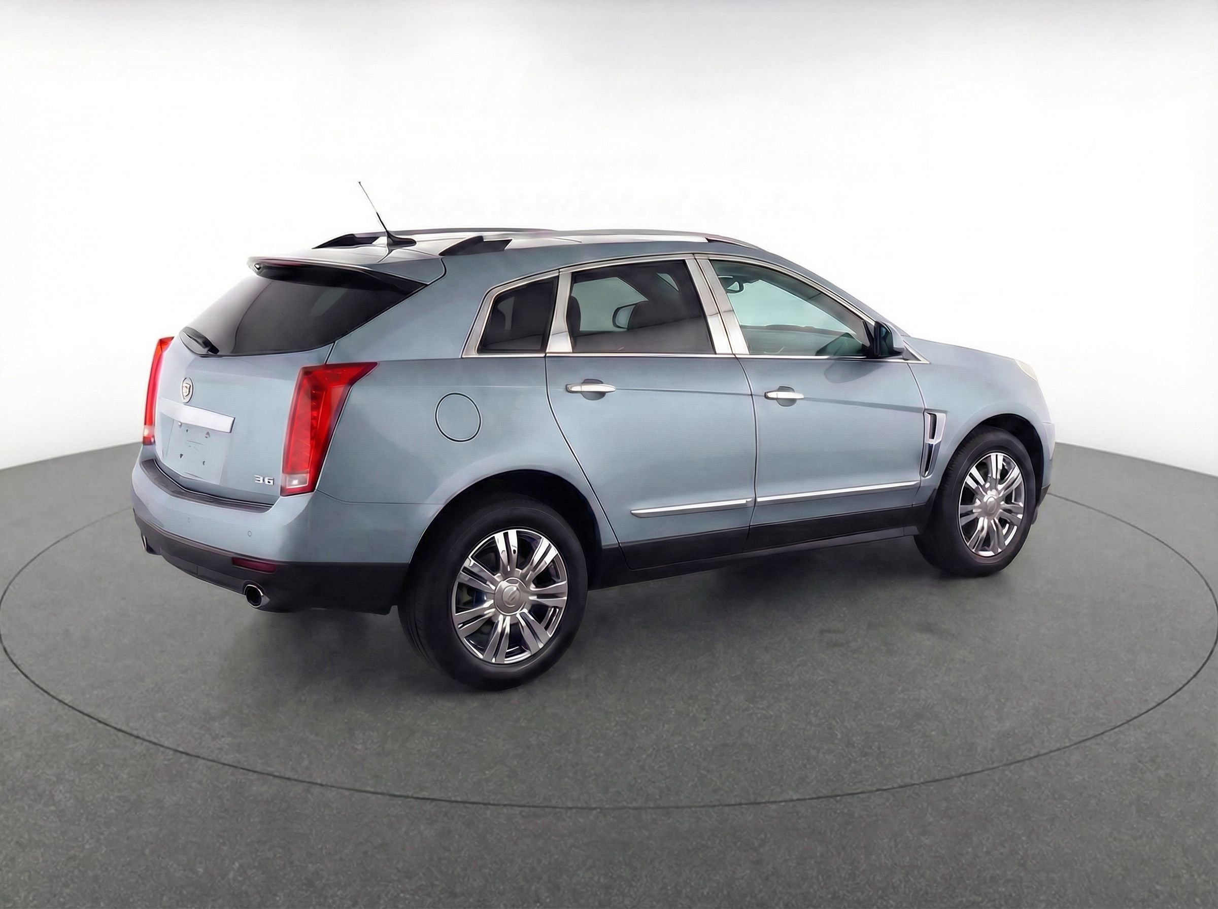Used 2013 Cadillac SRX Luxury w/ Driver Awareness Package image 4