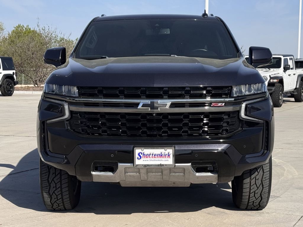 Used 2022 Chevrolet Tahoe Z71 w/ Luxury Package AWD/4WD image 7
