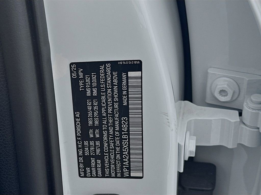 New 2025 Porsche Macan image 35