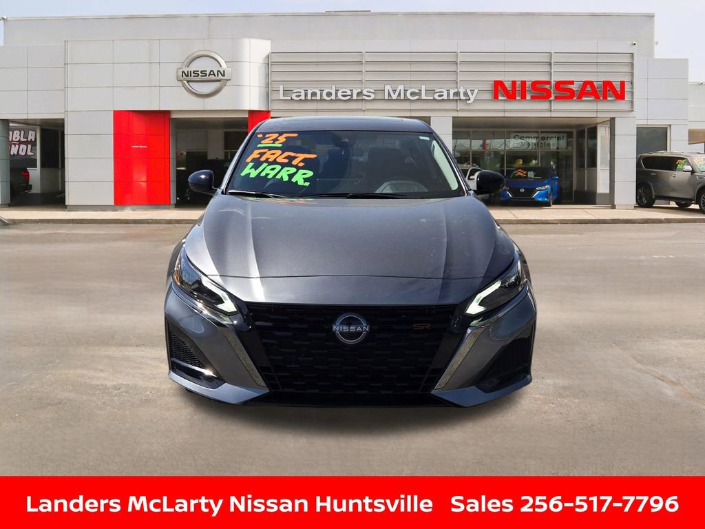 Used 2025 Nissan Altima 2.5 SR w/ SR Premium Package image 11