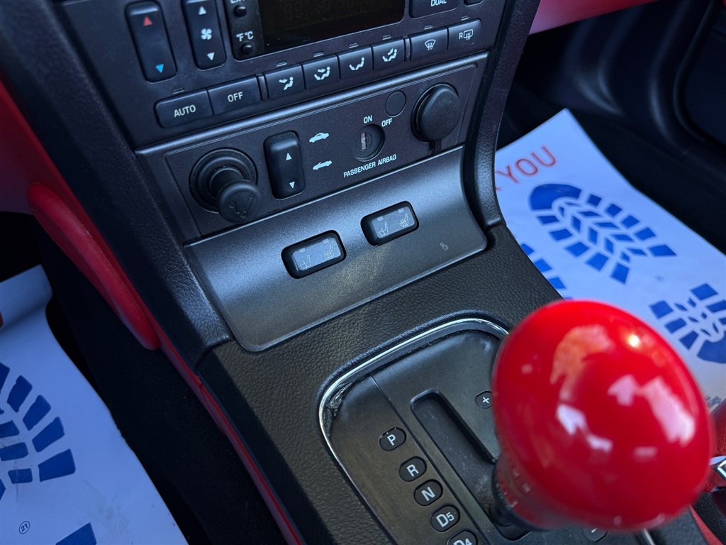 Used 2004 Ford Thunderbird image 47