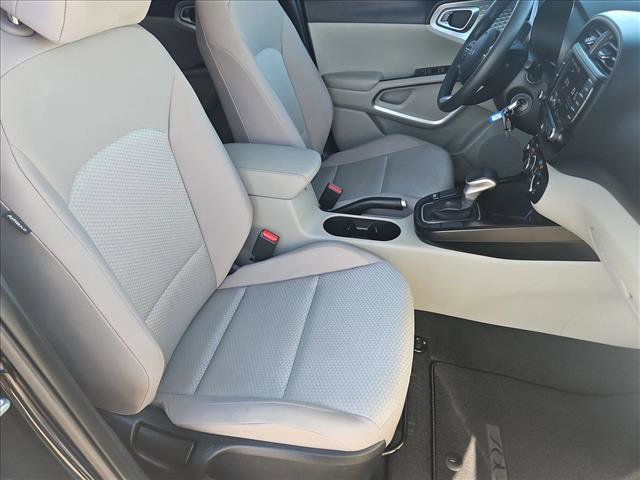 Used 2023 Kia Soul LX image 19
