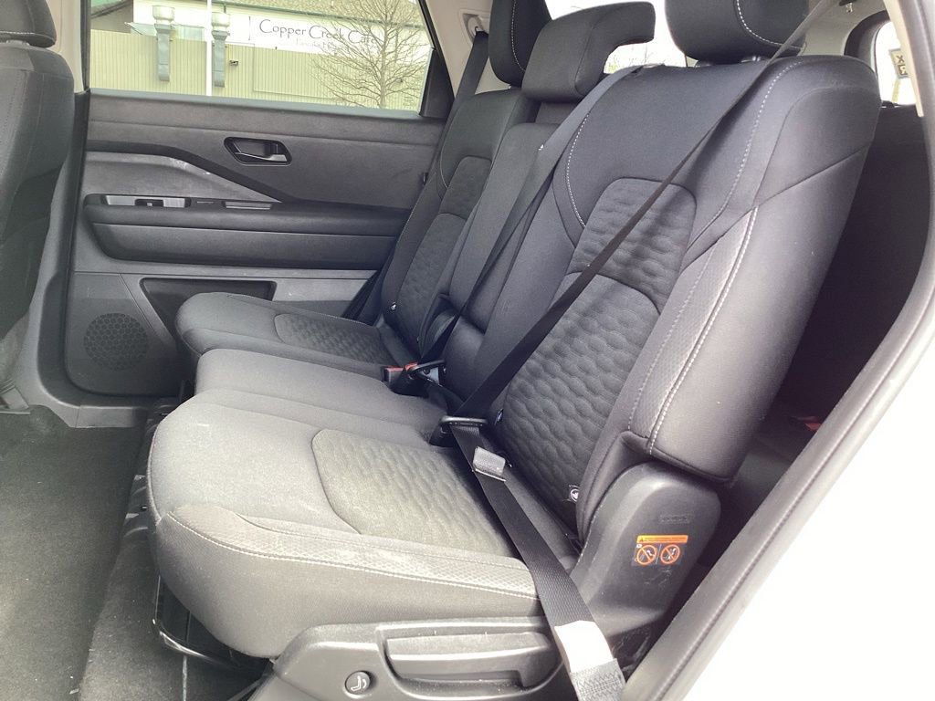 Used 2025 Nissan Pathfinder SV AWD/4WD image 19