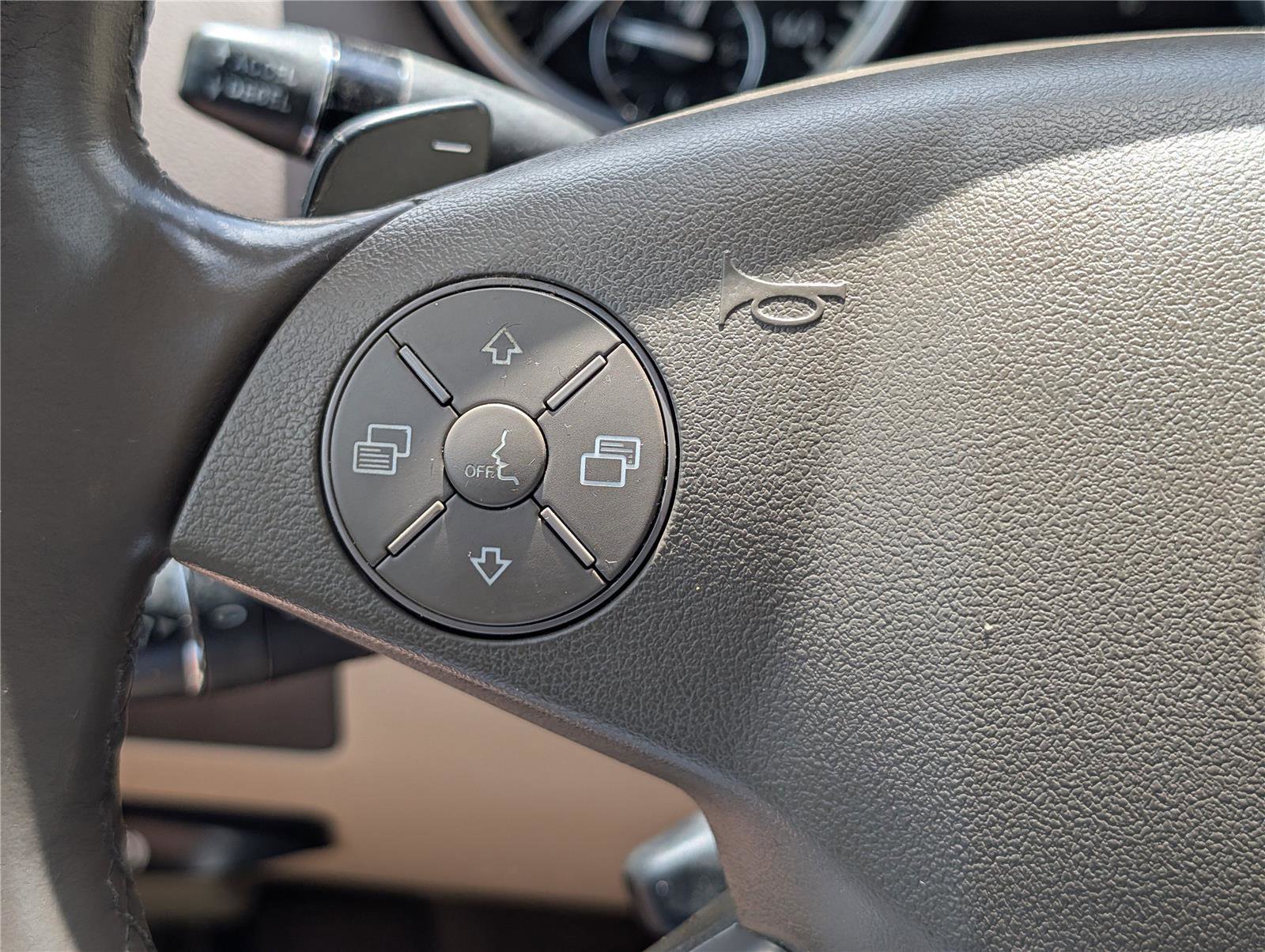 Used 2012 Mercedes-Benz GL 320 BlueTEC 4MATIC image 20