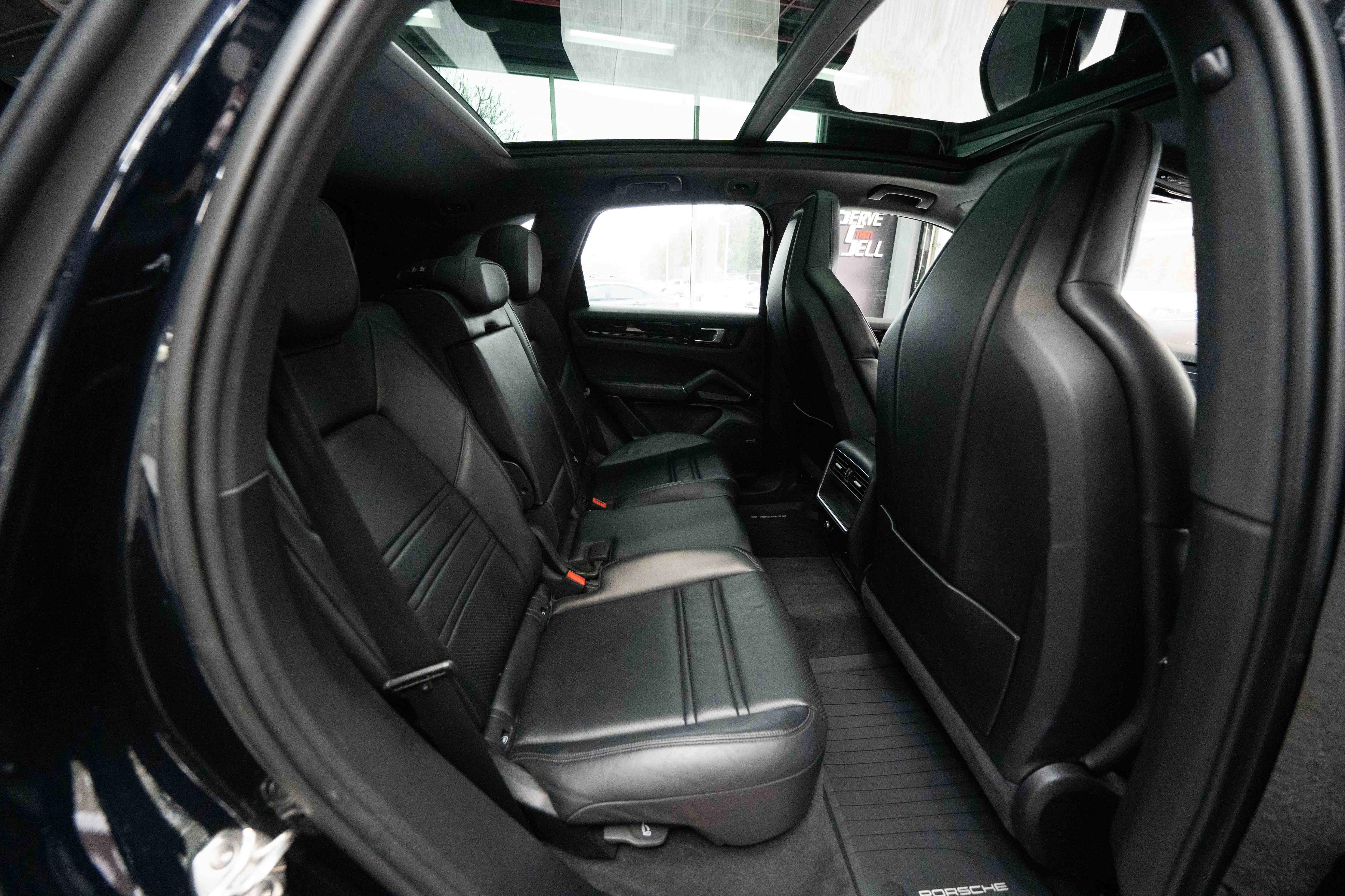 Used 2023 Porsche Cayenne image 25