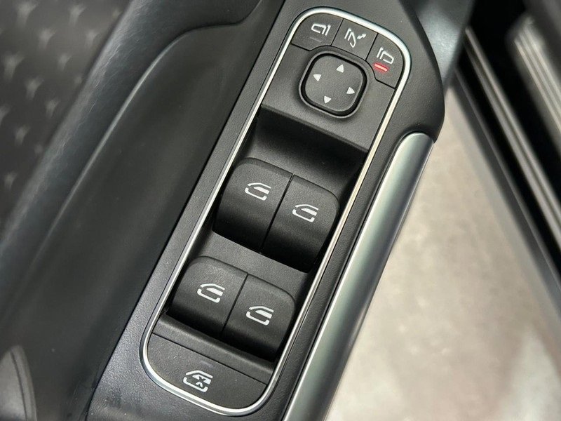 New 2025 Mercedes-Benz GLA 250 4MATIC image 14