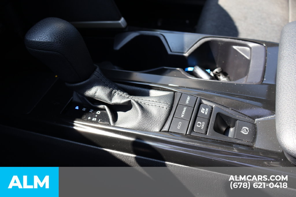Used 2025 Toyota Camry LE FWD image 30