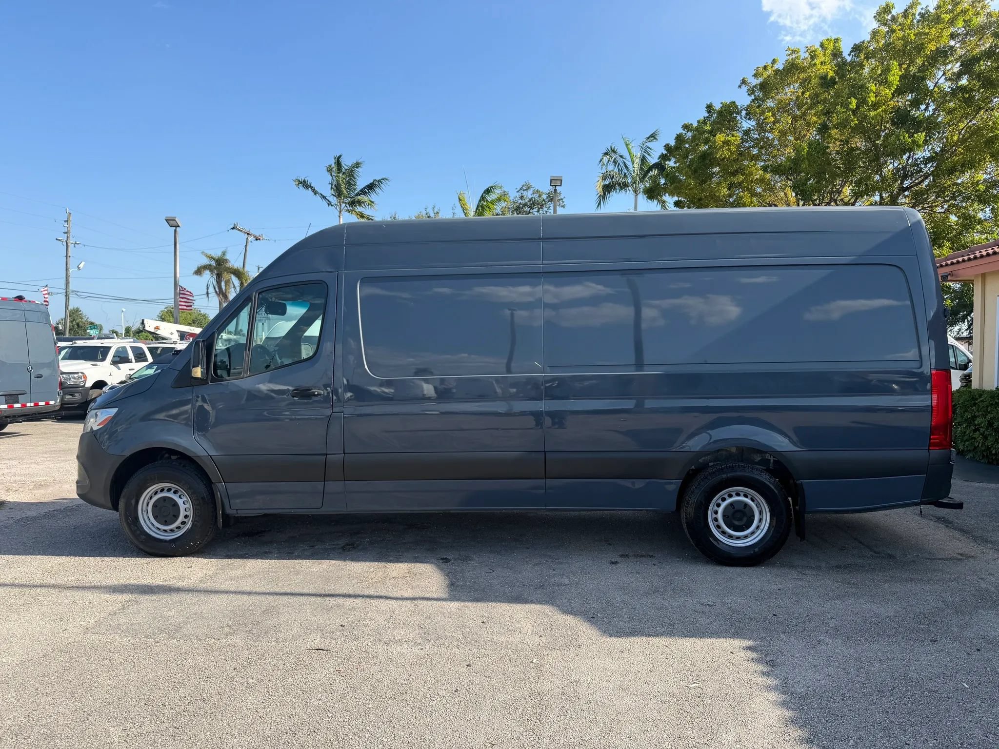Used 2019 Mercedes-Benz Sprinter 2500 170 Extended Cargo image 2