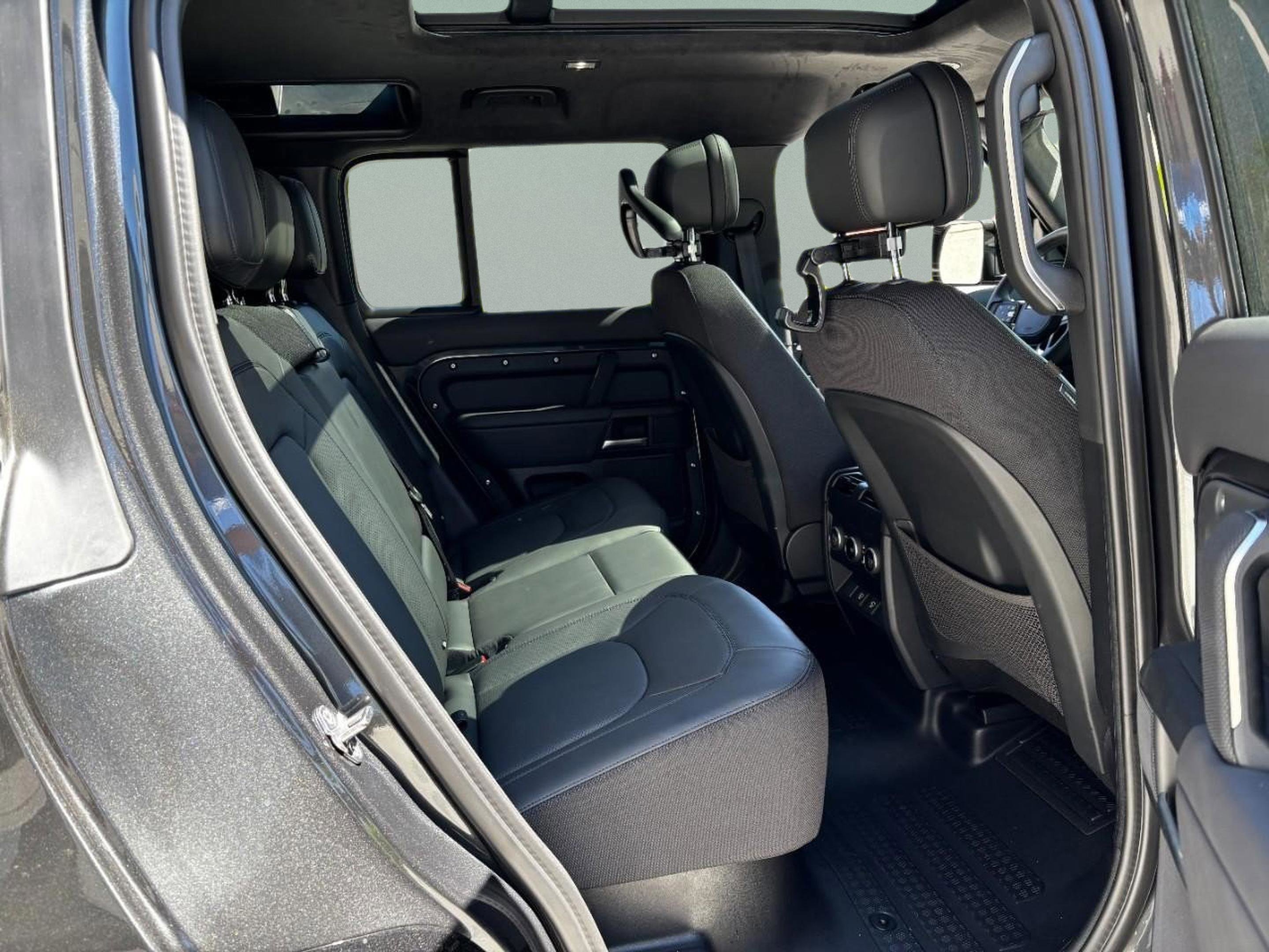 New 2025 Land Rover Defender 110 V8 image 13