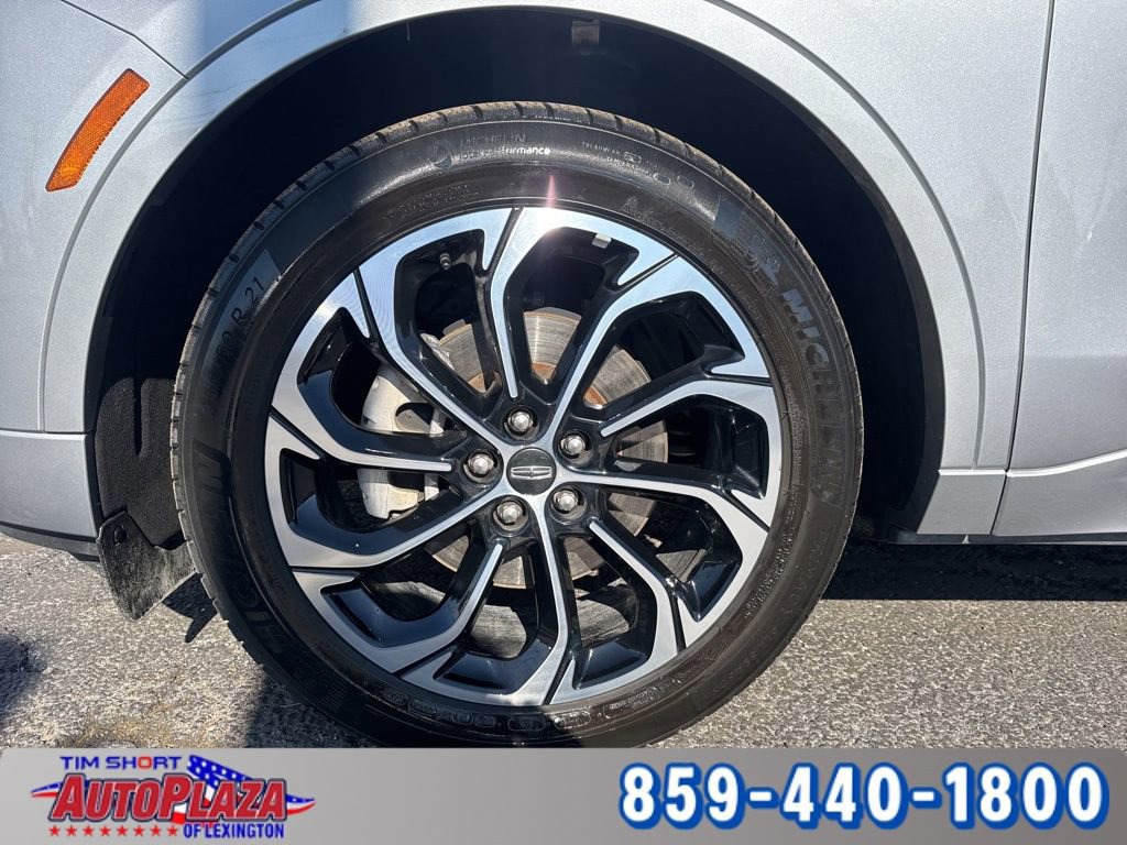 Used 2024 Lincoln Nautilus Reserve AWD/4WD image 6