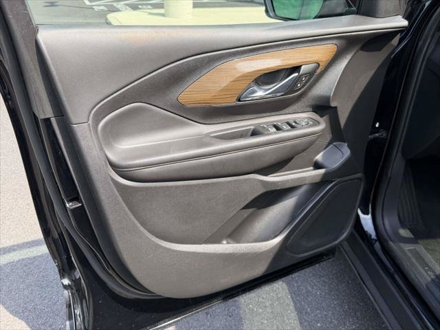 Used 2020 GMC Terrain SLE w/ Driver Convenience Package AWD/4WD image 18