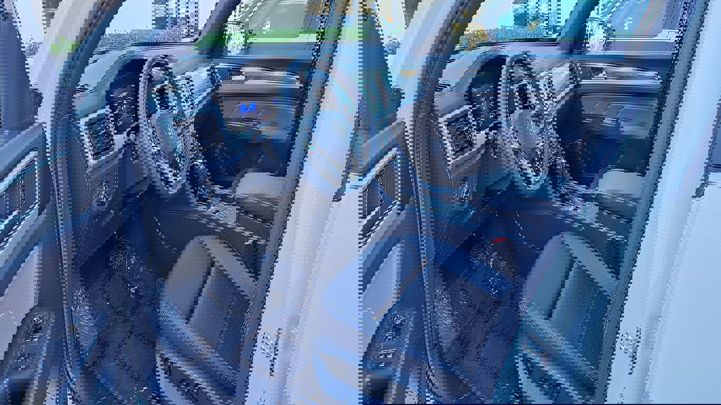 Used 2023 Volkswagen Atlas Cross Sport SE image 15