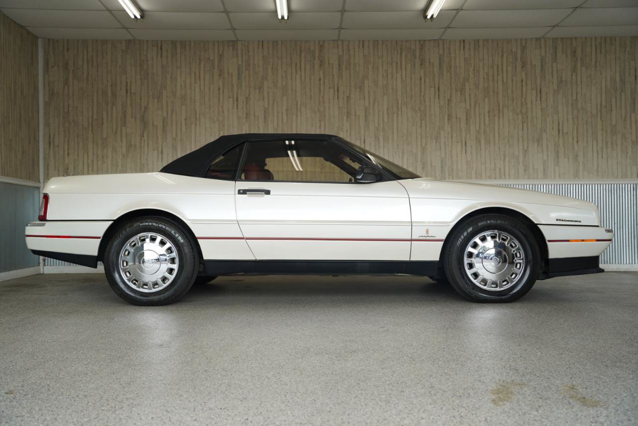 Used 1993 Cadillac Allante FWD image 6