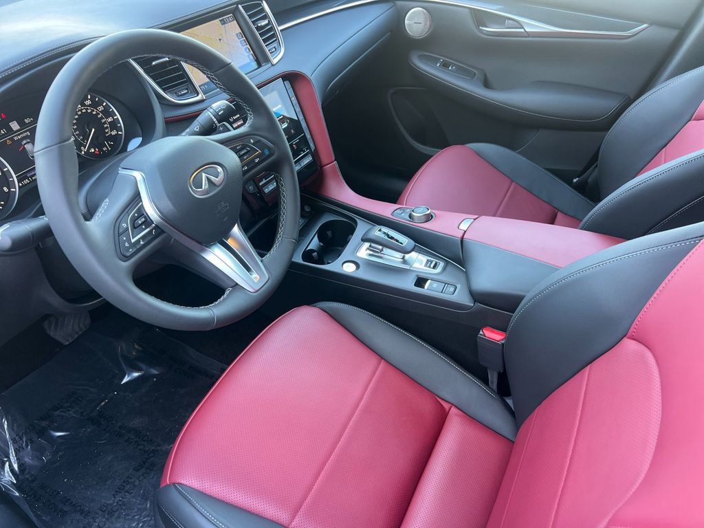 Used 2025 INFINITI QX50 Sport image 10