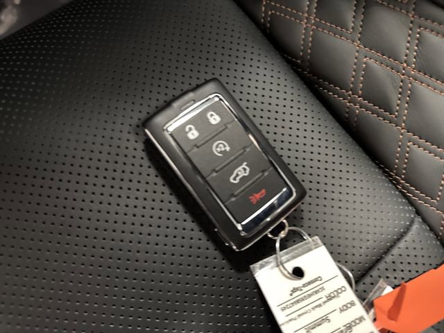 Used 2025 Jeep Grand Cherokee Summit w/ Obsidian Package image 30