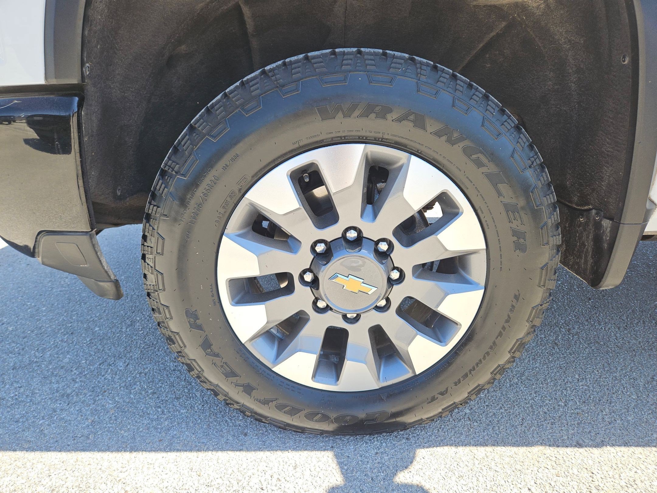 Used 2024 Chevrolet Silverado 2500 Custom w/ Custom Value Package image 26