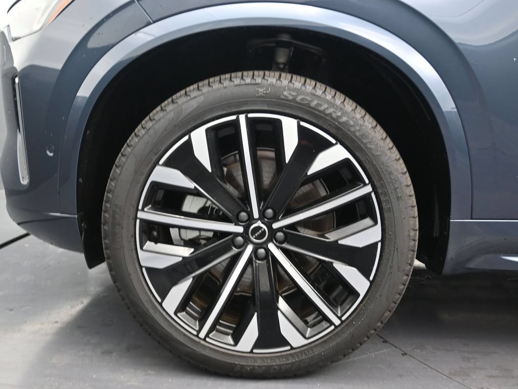 New 2026 Volvo XC90 B6 Plus w/ Protection Package Premier AWD/4WD image 9