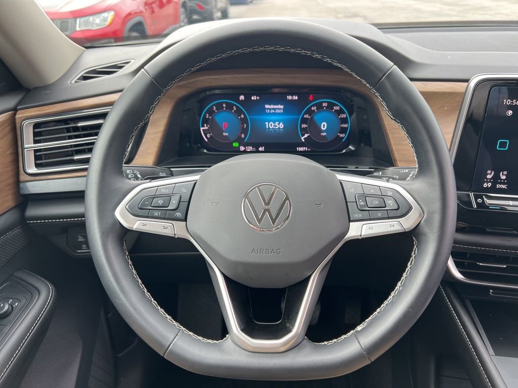 Used 2024 Volkswagen Atlas SE image 16