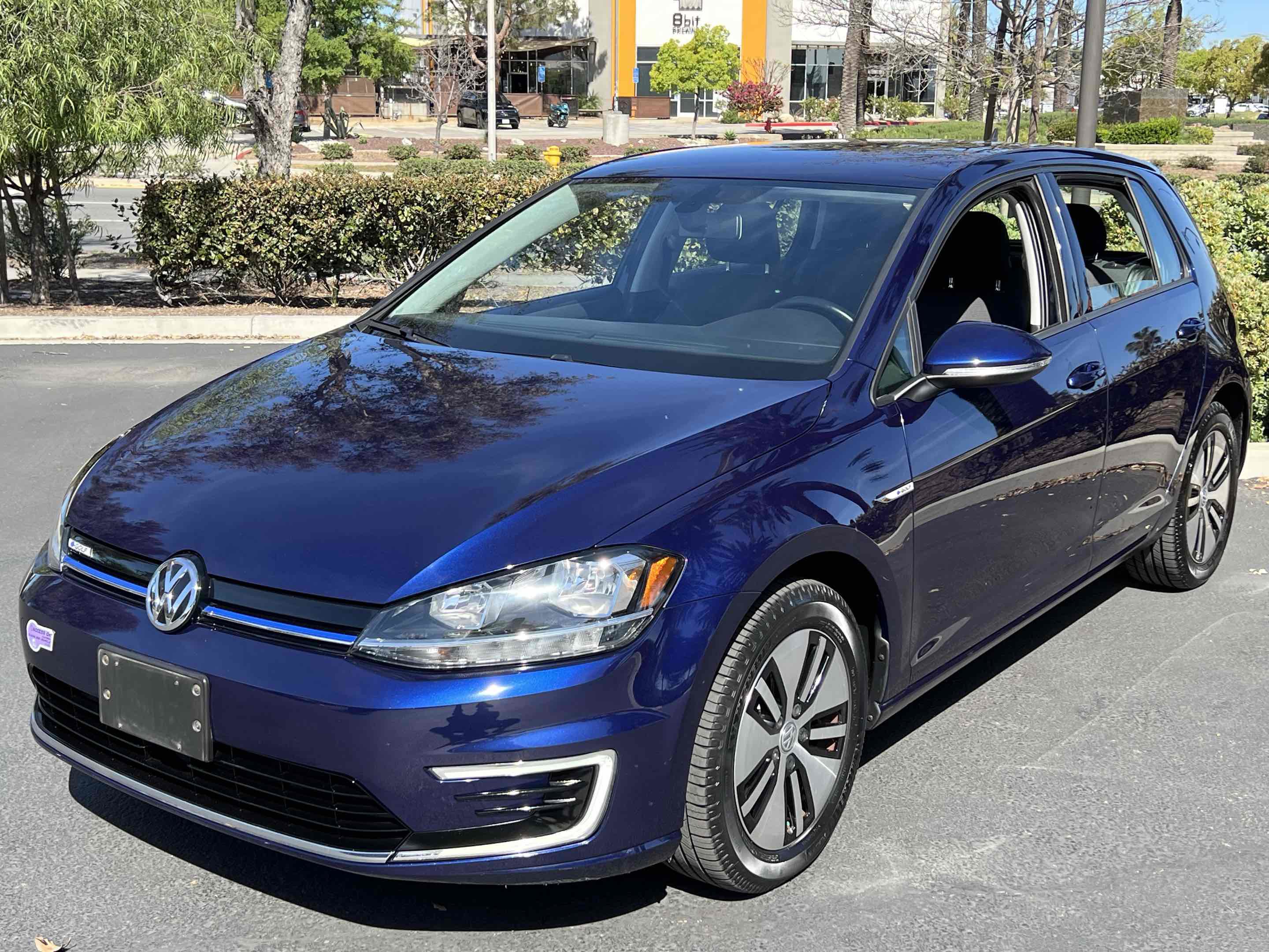 Used 2019 Volkswagen e-Golf SE w/ Driver Assistance Package image 12