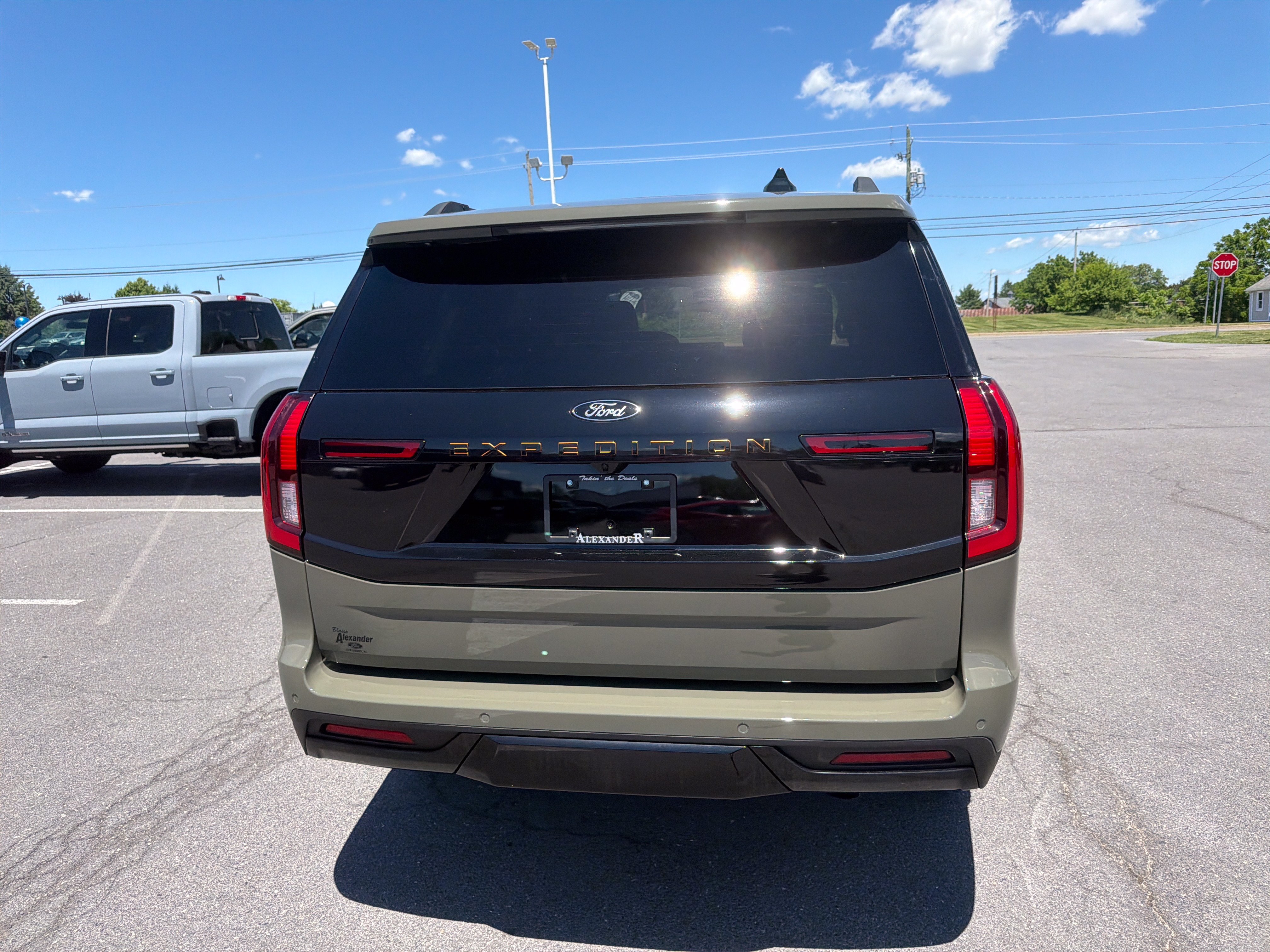 Used 2025 Ford Expedition Tremor AWD/4WD video 5