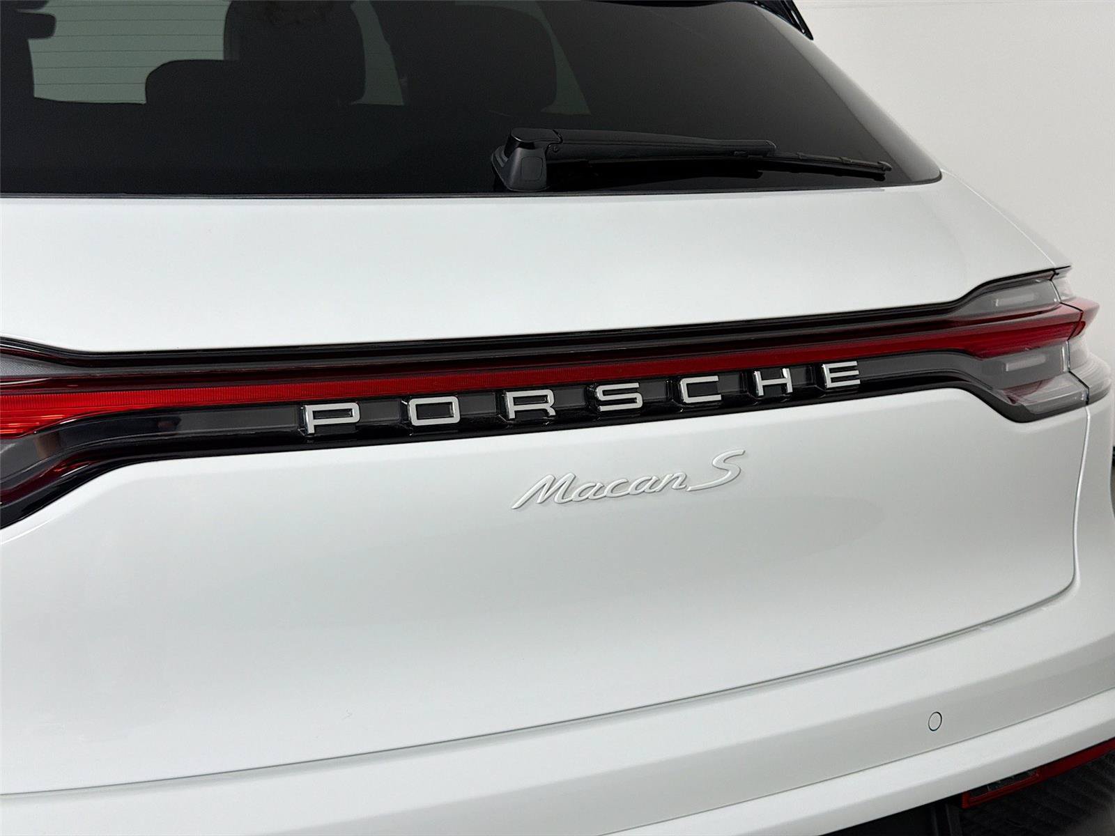 Certified 2025 Porsche Macan S AWD/4WD image 17