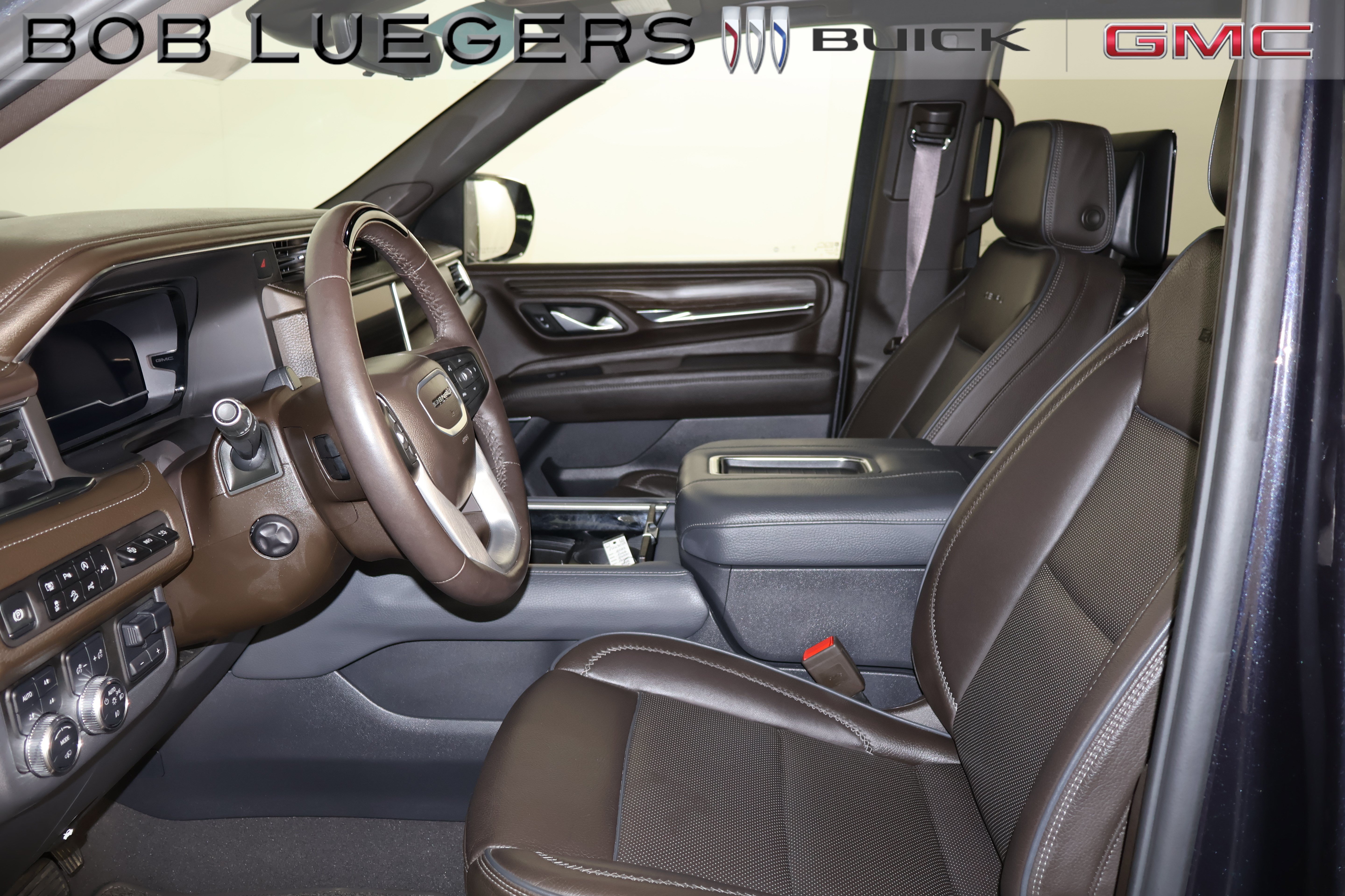 Certified 2024 GMC Yukon Denali w/ Denali Reserve Package AWD/4WD image 8