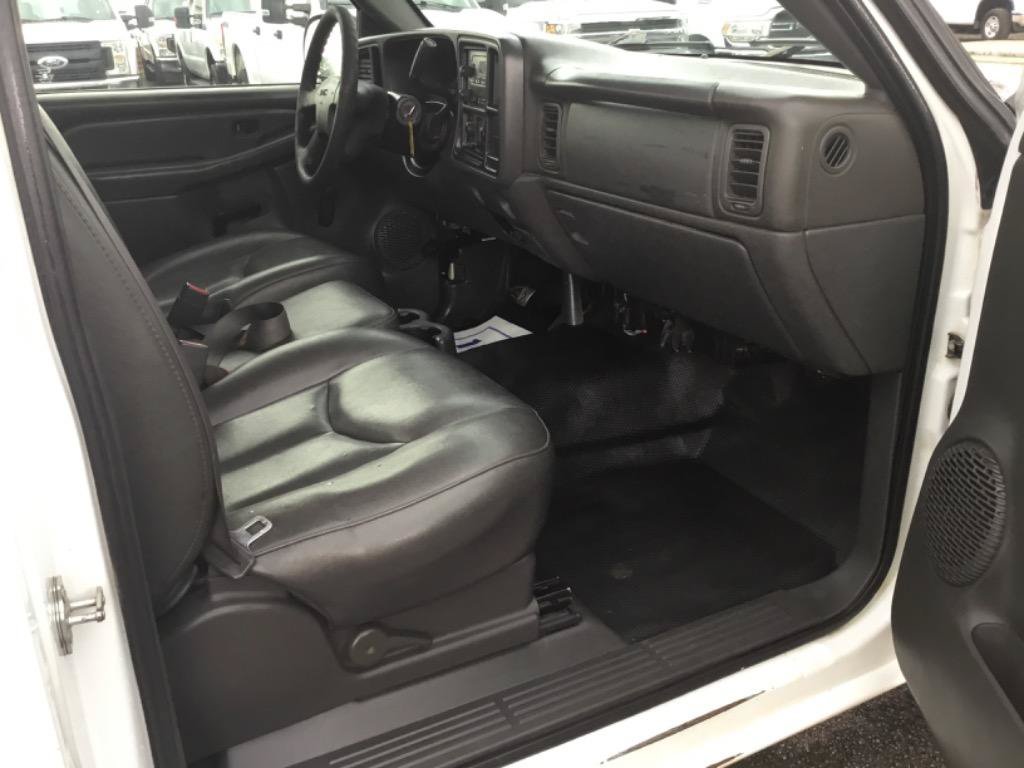 Used 2007 GMC Sierra 2500 W/T RWD image 29