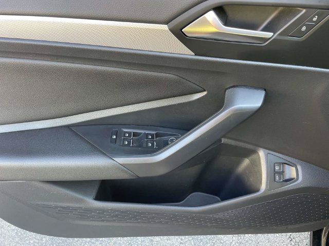 Used 2021 Volkswagen Jetta SE FWD image 15