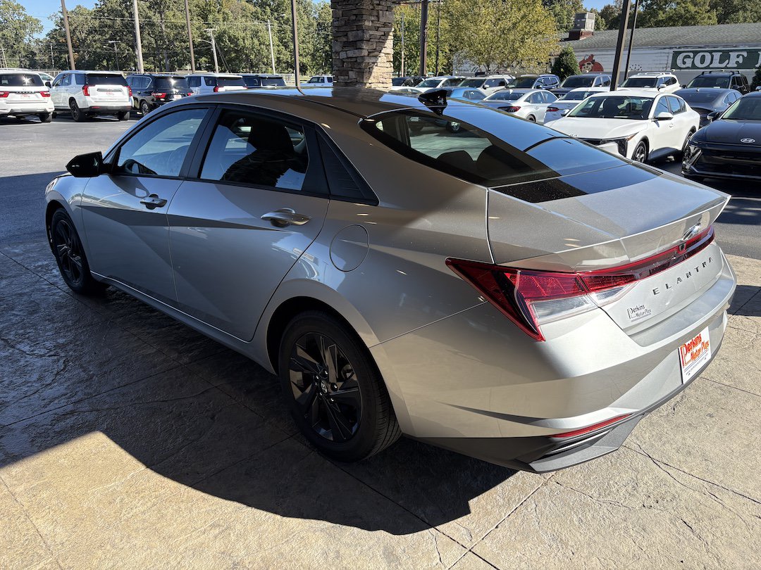 Used 2021 Hyundai Elantra SEL FWD image 8
