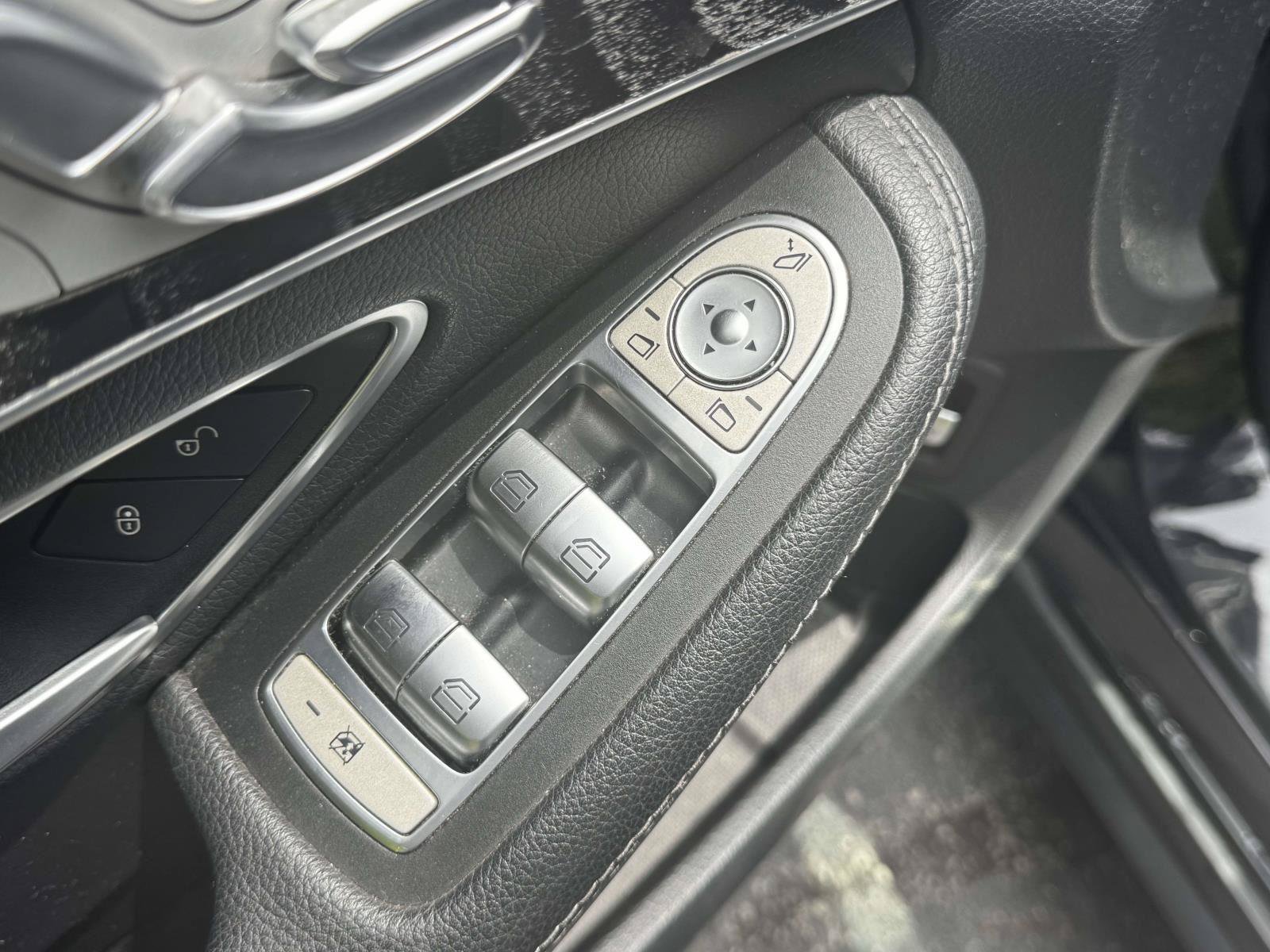 Used 2015 Mercedes-Benz C 300 4MATIC Sedan image 18