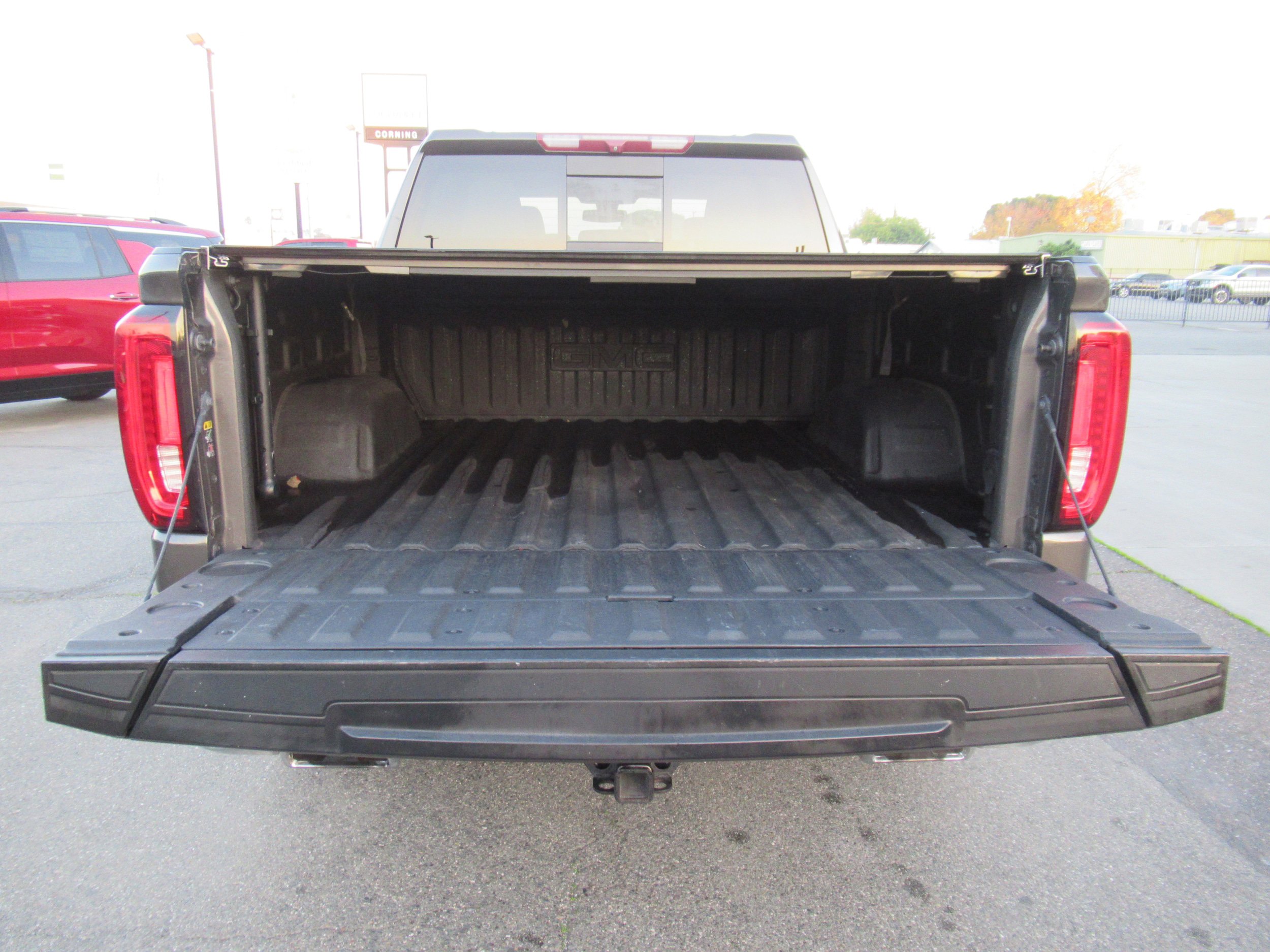 Used 2020 GMC Sierra 1500 SLT w/ SLT Premium Plus Package AWD/4WD image 10