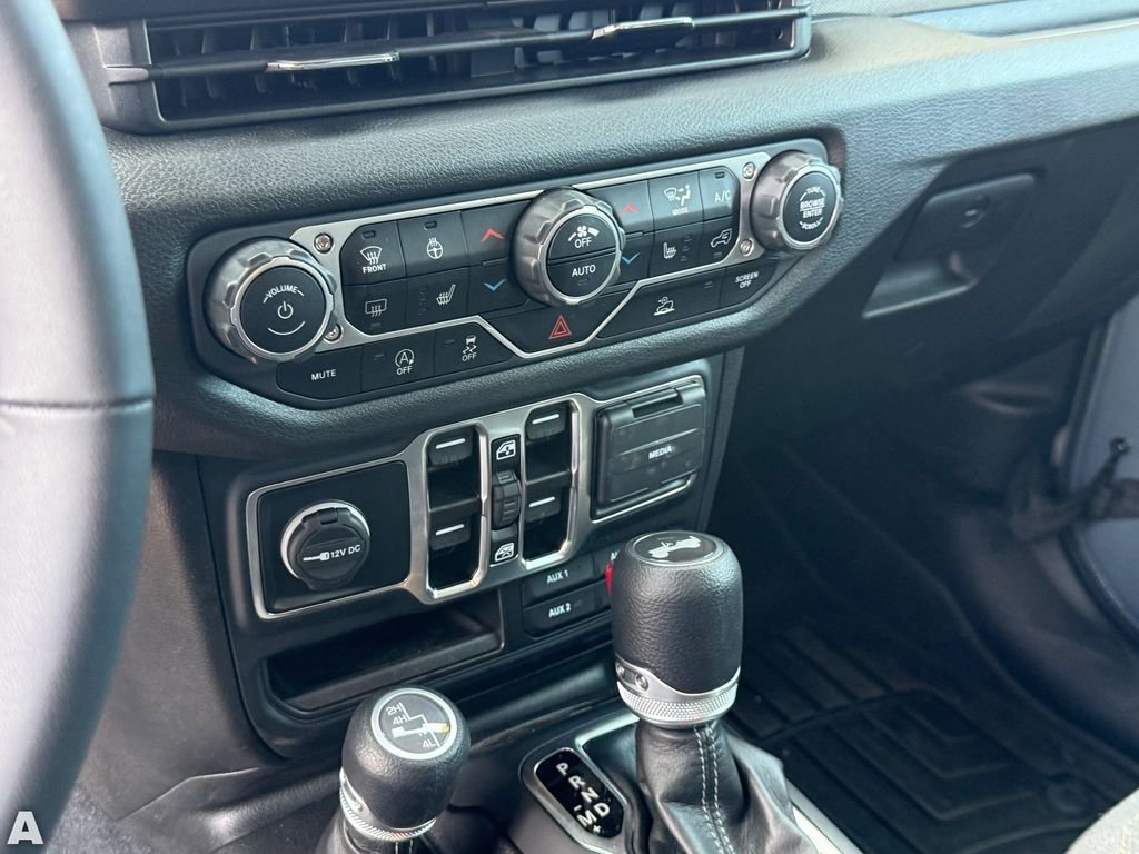 Used 2024 Jeep Wrangler Sport S image 11