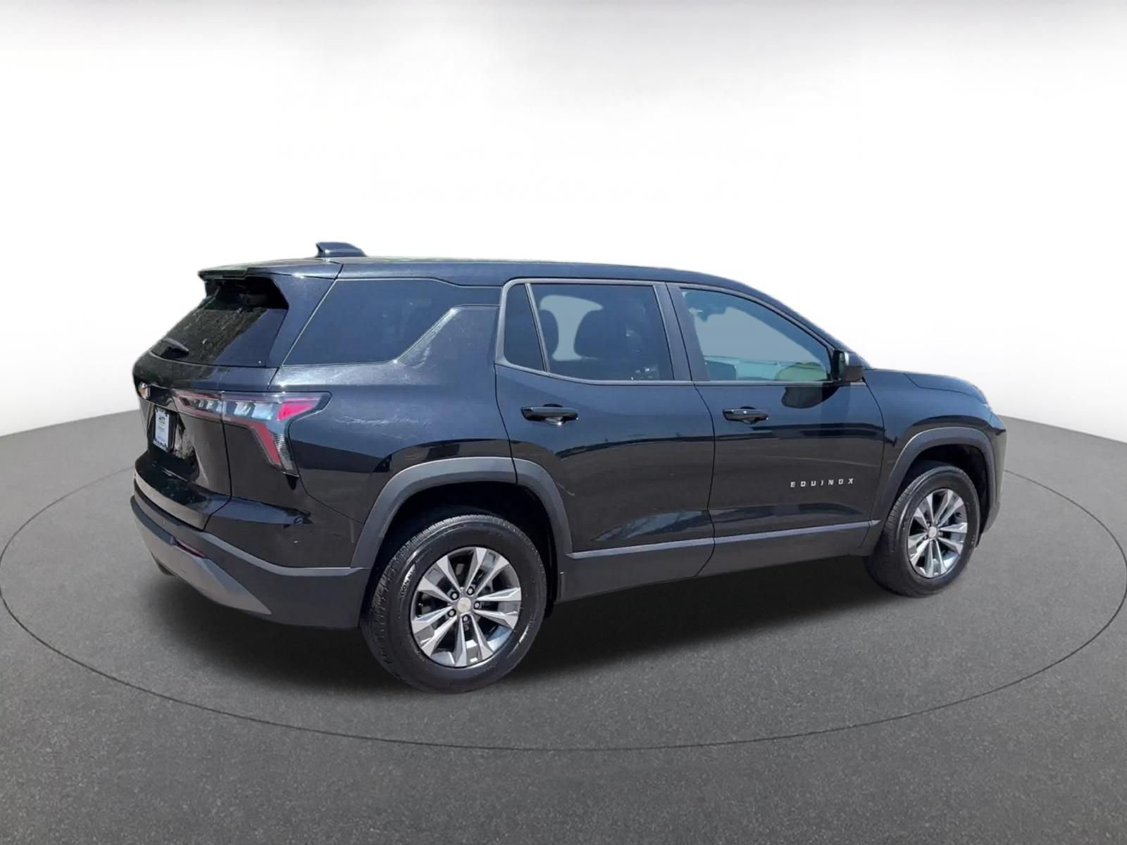 Used 2025 Chevrolet Equinox LT FWD image 15