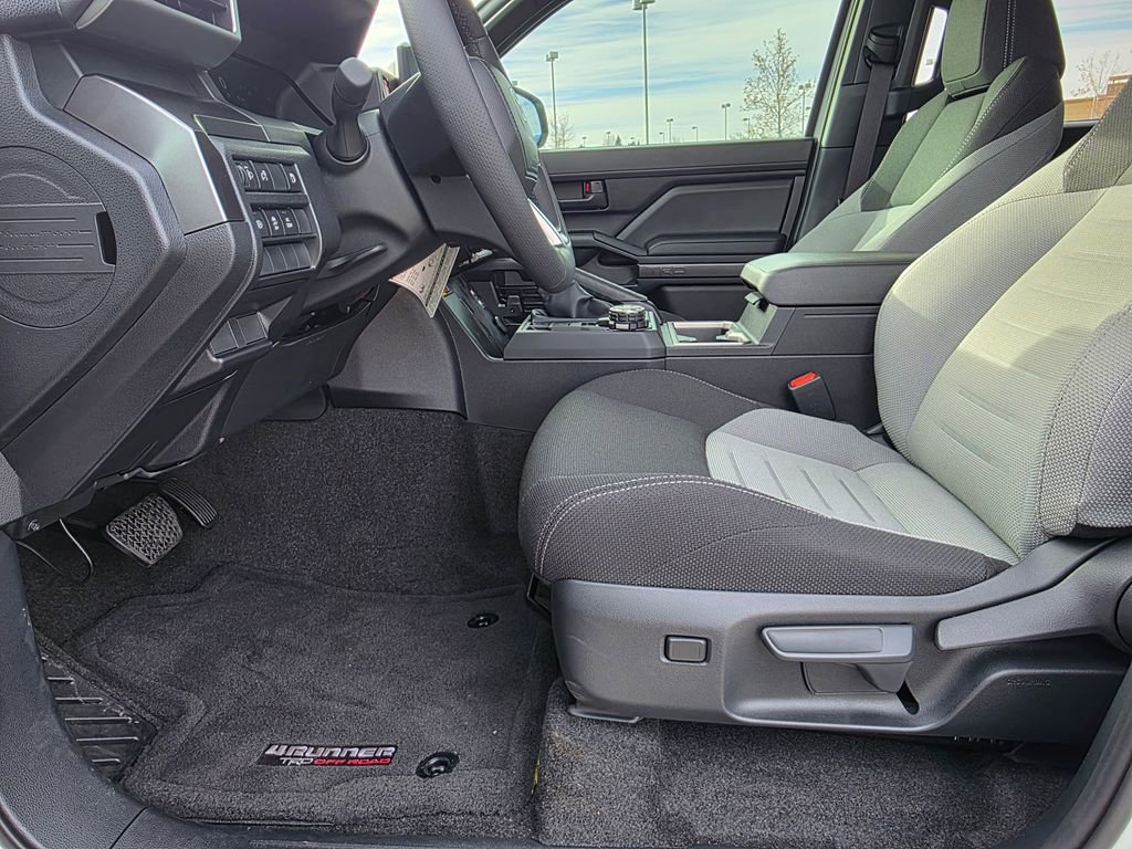 Used 2025 Toyota 4Runner TRD Off-Road image 21