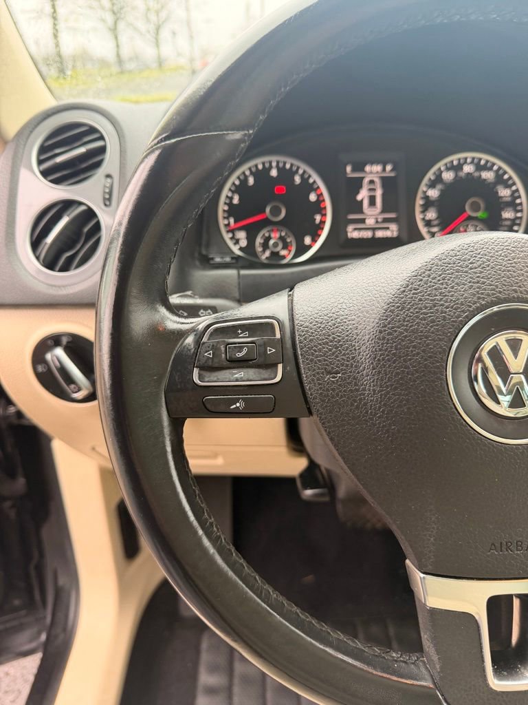 Used 2014 Volkswagen Tiguan SEL AWD/4WD image 31