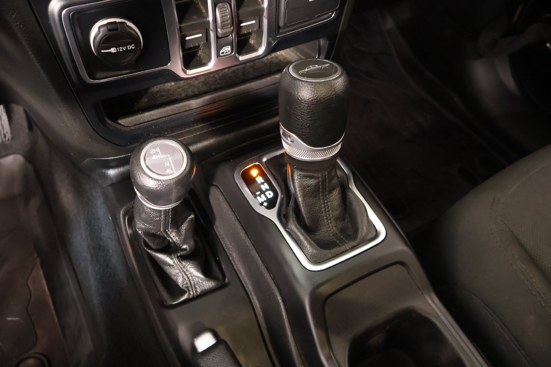 Used 2023 Jeep Gladiator Sport AWD/4WD image 8