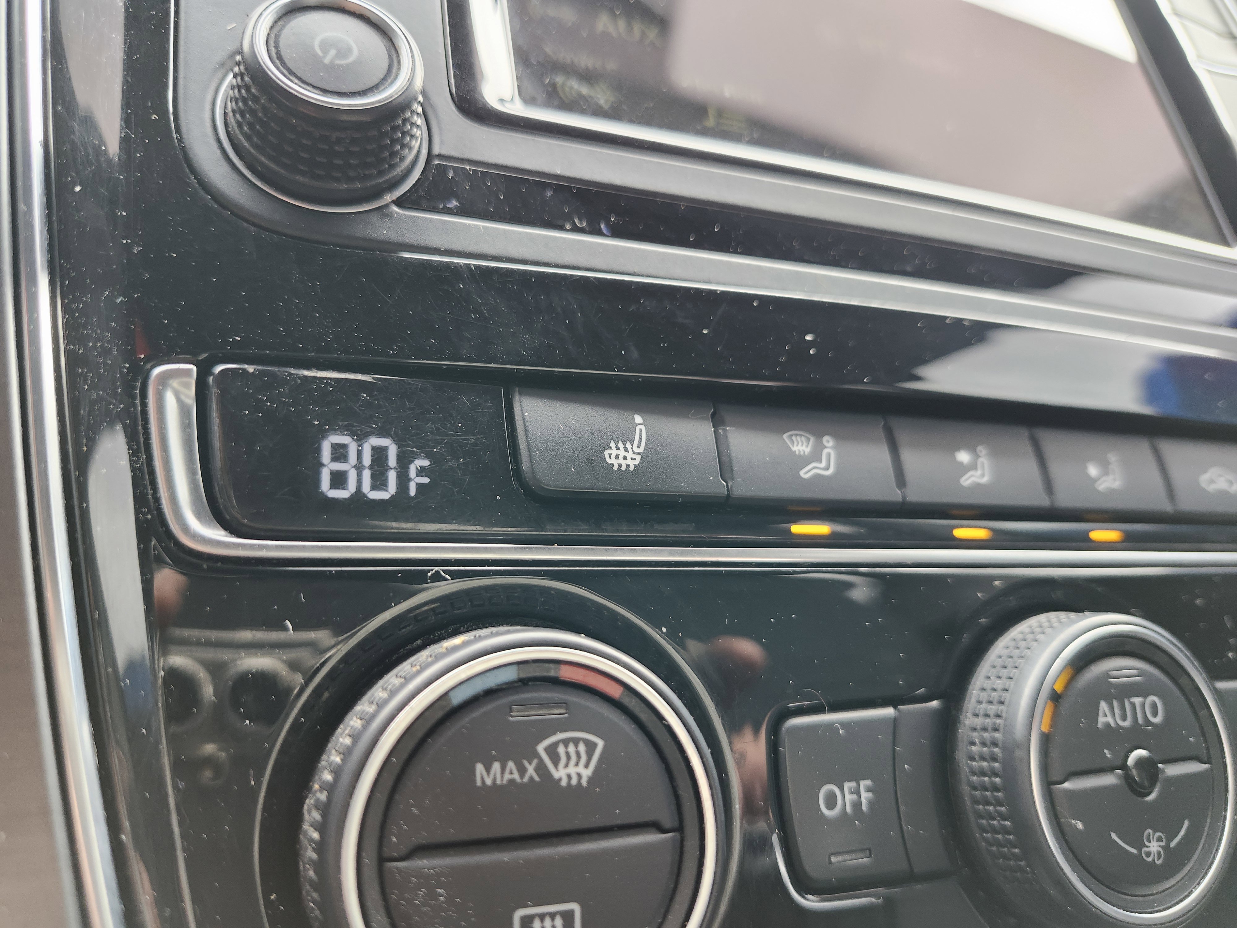 Used 2017 Volkswagen Passat 1.8T R-Line w/ R-Line Lighting Package image 29