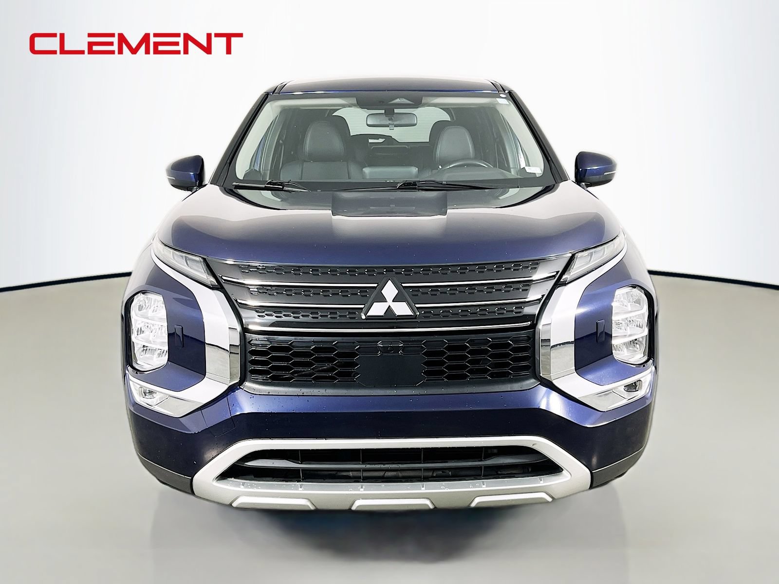 Used 2023 Mitsubishi Outlander ES AWD/4WD image 3