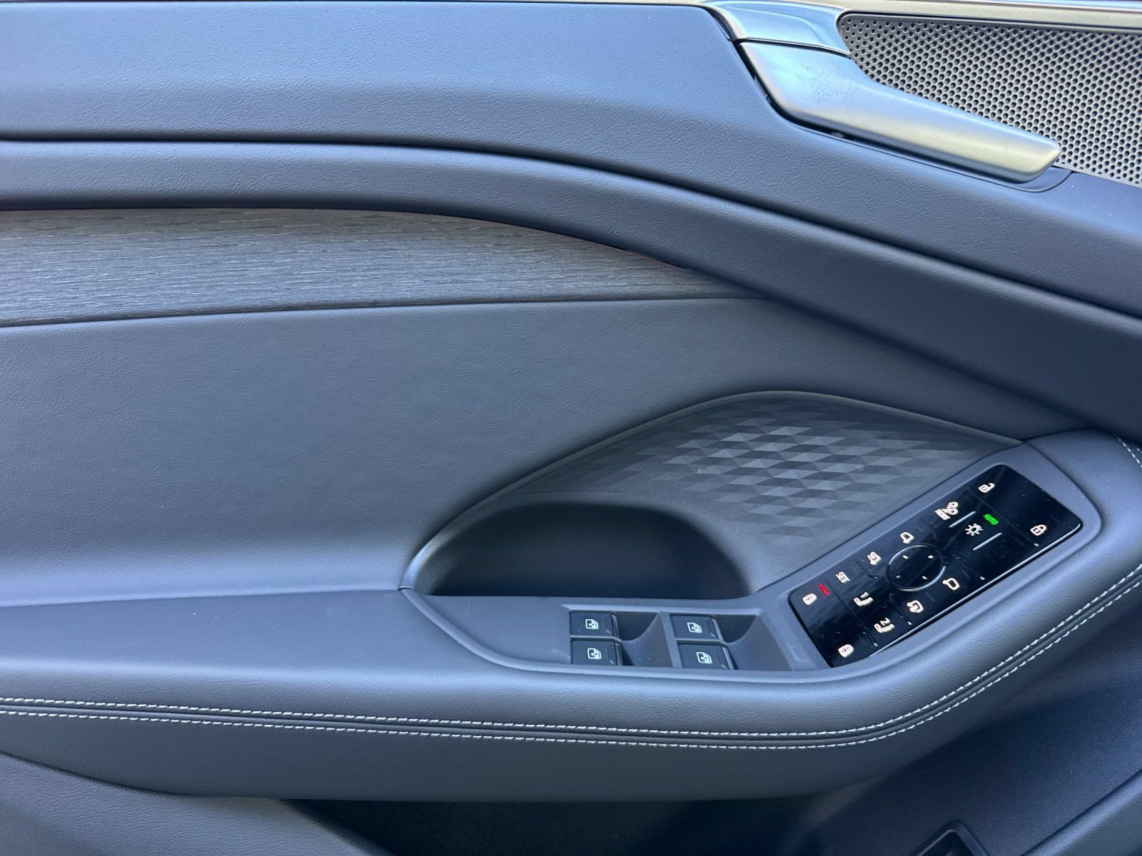 New 2026 Audi A6 Premium Plus AWD/4WD image 11