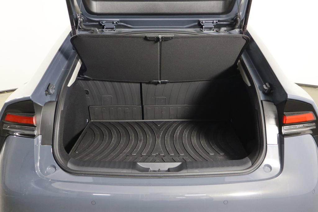 Used 2025 Toyota Prius XLE image 18