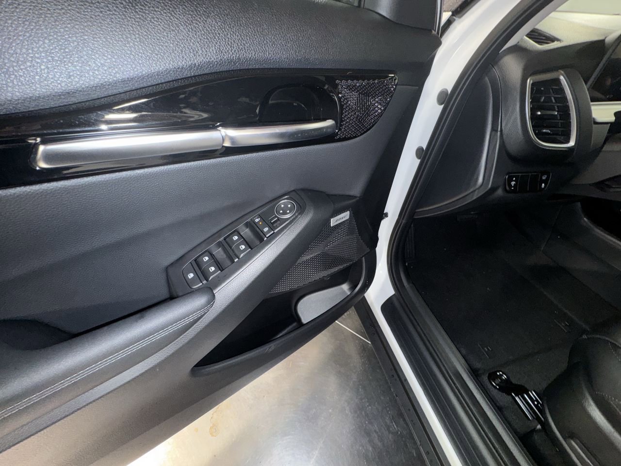 New 2026 Kia Seltos SX w/ SX Sunroof Package image 17