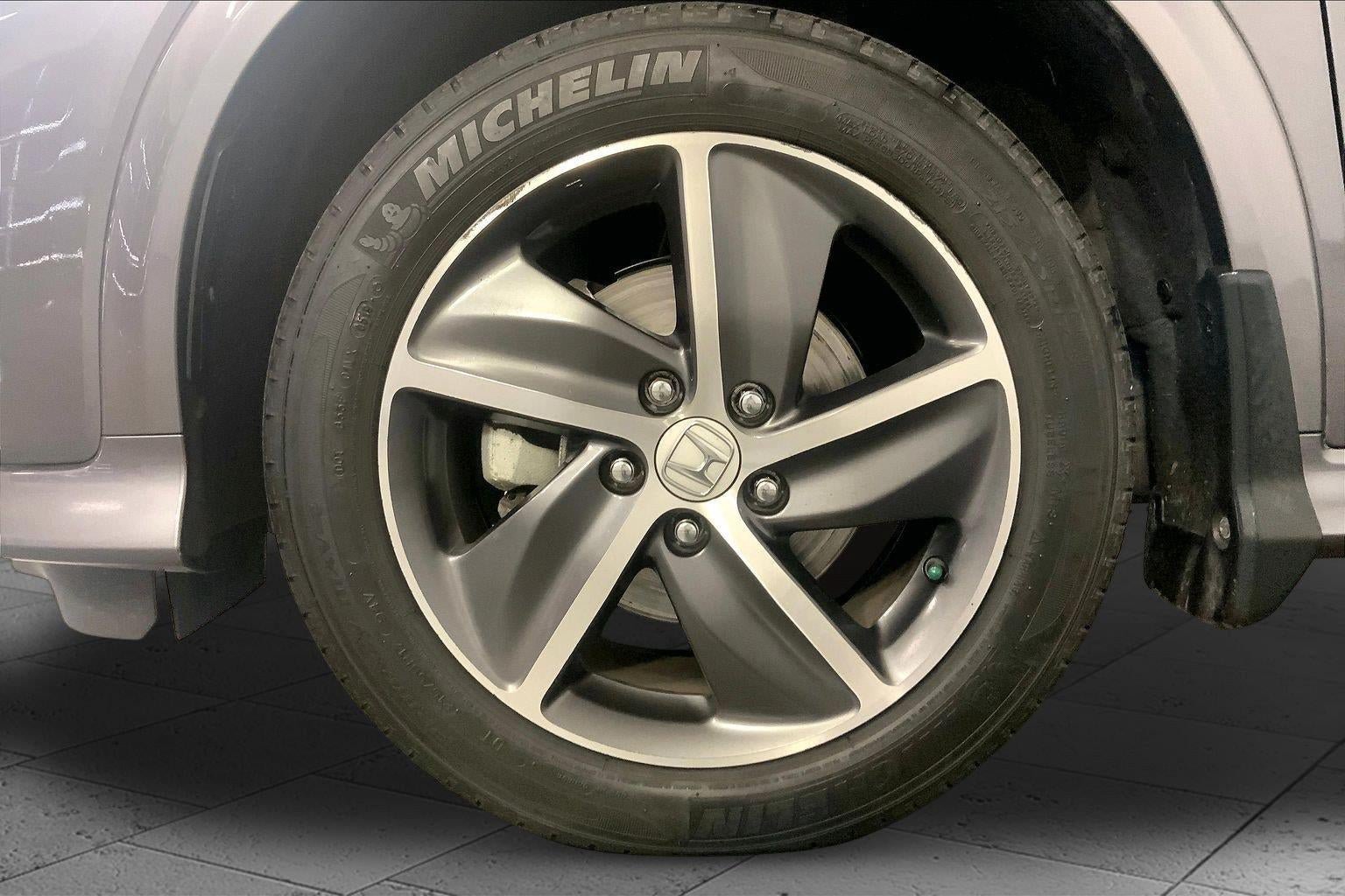 Used 2019 Honda HR-V Touring image 9