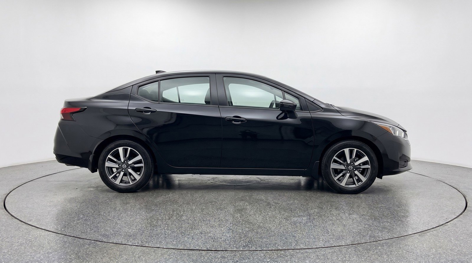 Used 2025 Nissan Versa SV image 11