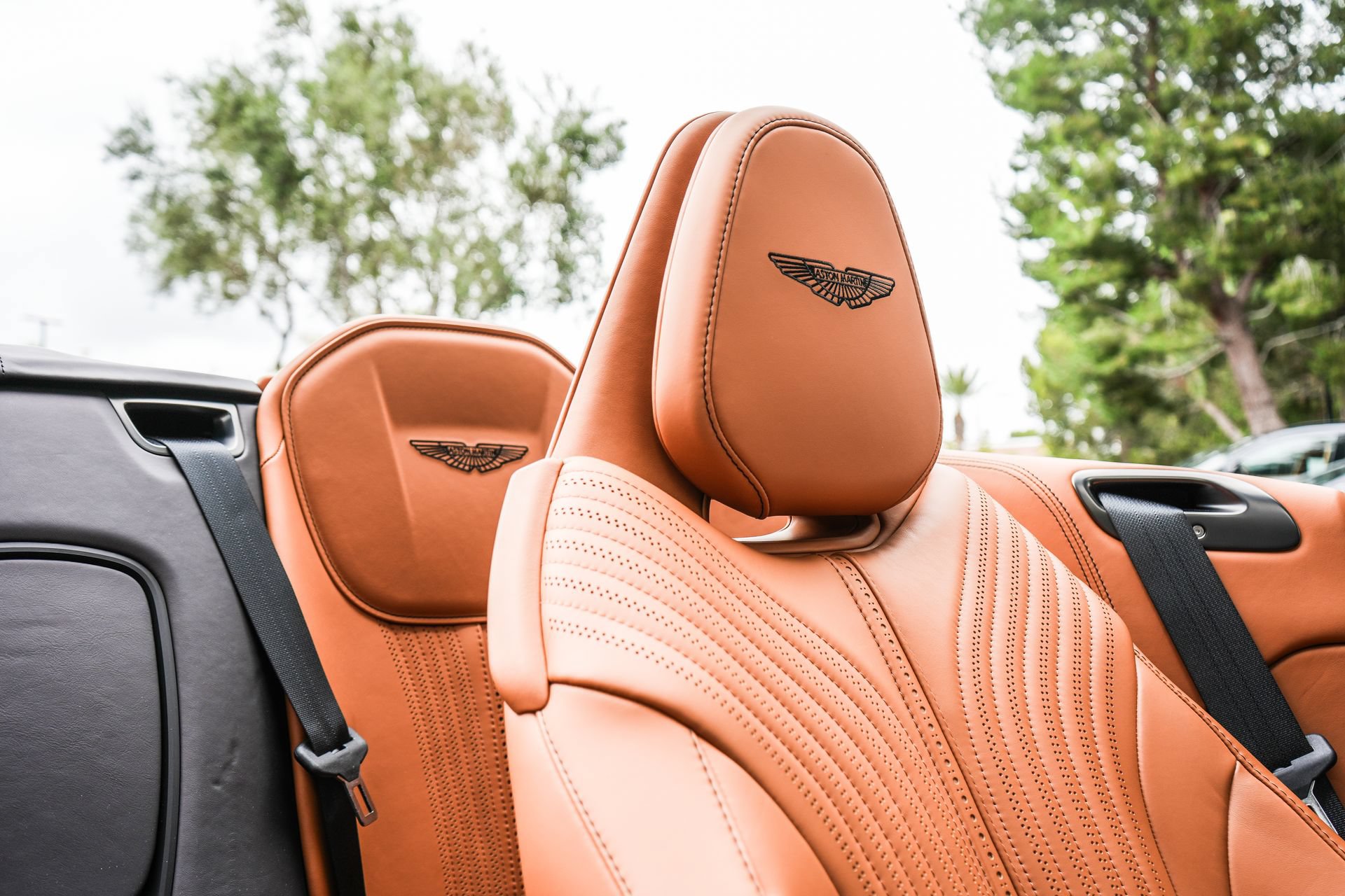 Used 2023 Aston Martin DB11 Volante RWD image 21